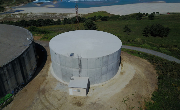 Arteixo reduce a menos de la mitad las algas en la presa de Sabón con ultrasonidos