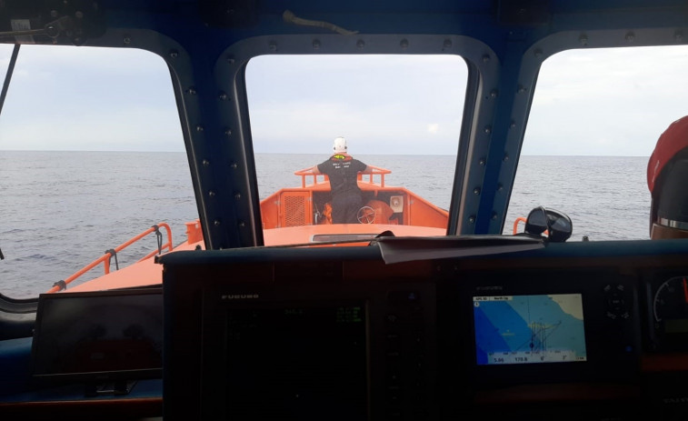 Buscan en la costa a una mujer que cayó al mar desde un buque del CSIC en Dénia