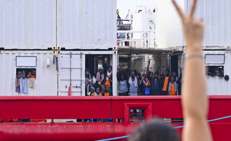 Más de 5.000 personas llegan a Lampedusa en 110 desembarcos en 24 horas
