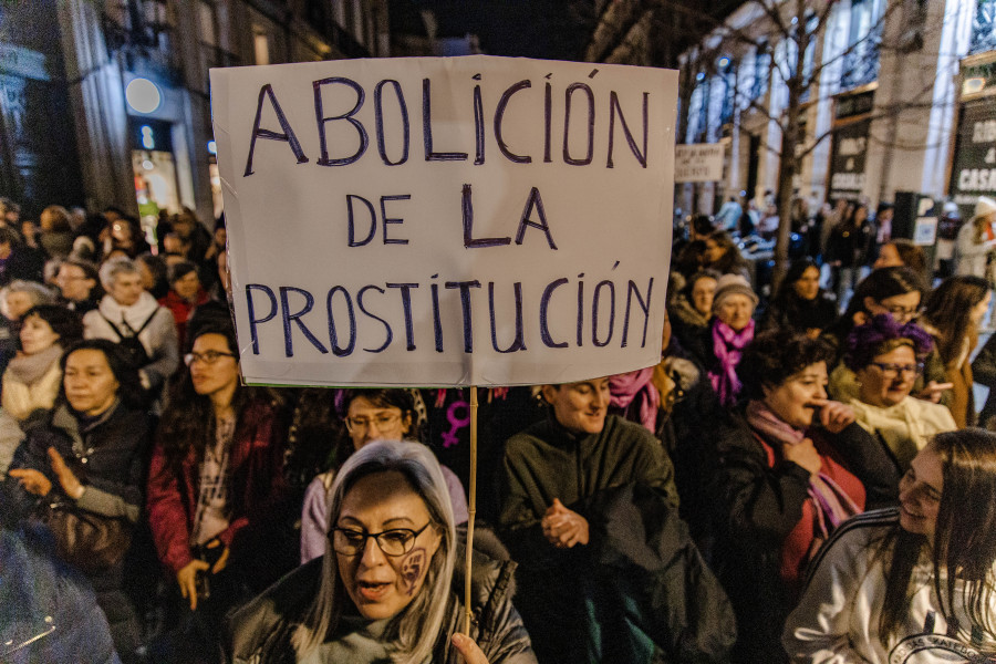 Mujeres en situación de prostitución enfrentan un alza de la violencia y las prácticas de riesgo