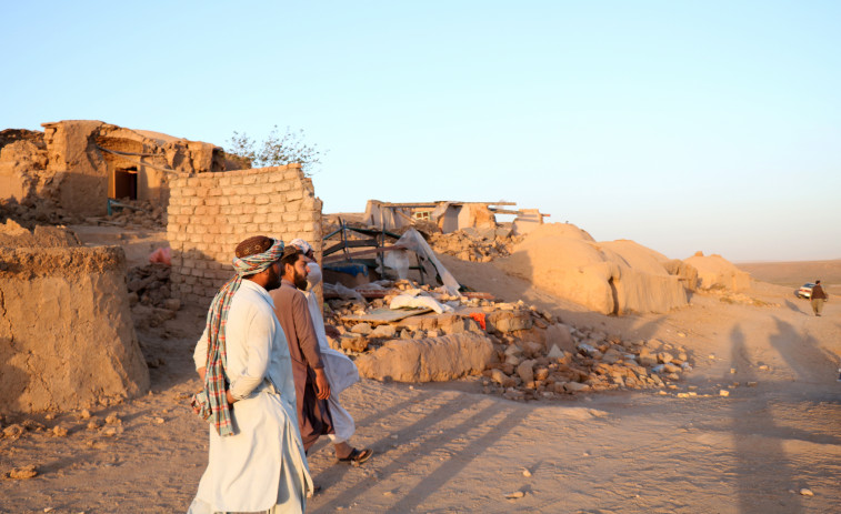 Las autoridades calculan cientos de muertos tras los terremotos en el oeste de Afganistán