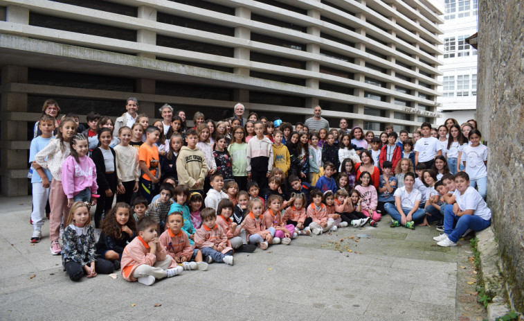 Colexios de A Coruña, Cangas e Lourenzá recollen o premio das Letras Galegas