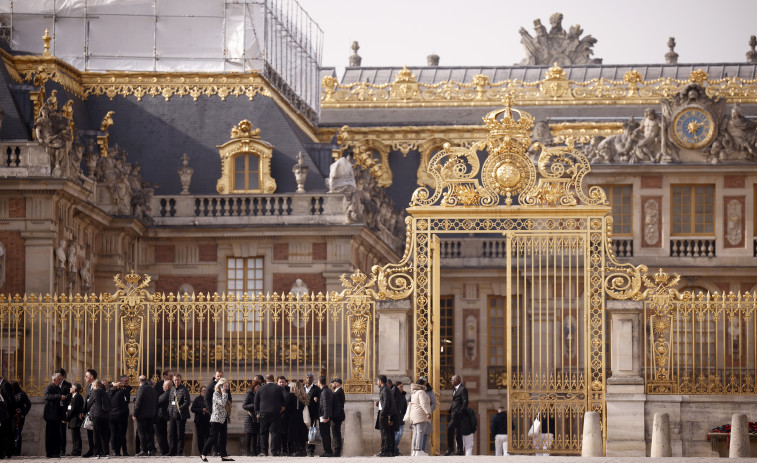 Evacuan de nuevo el Palacio de Versalles y ocho aeropuertos franceses por amenaza de bomba