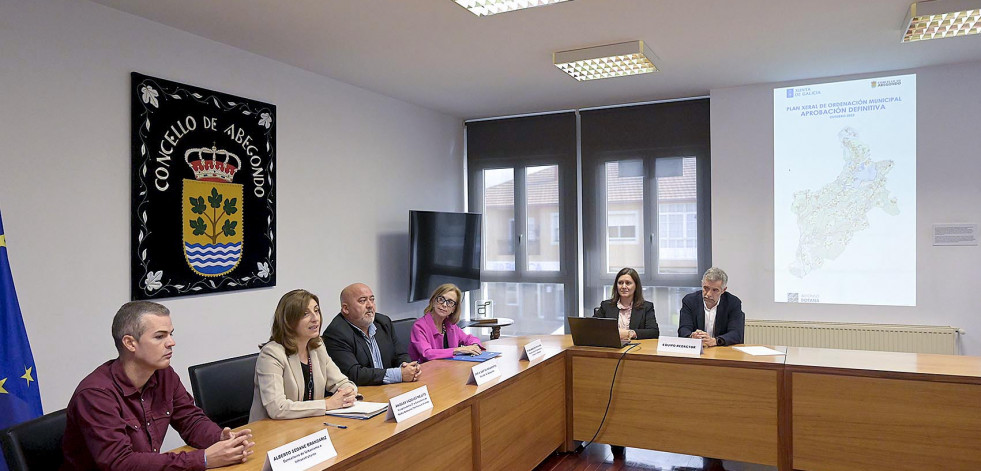 La Xunta apoya a los ayuntamientos que redacten planes de urbanismo con cuatro millones de euros