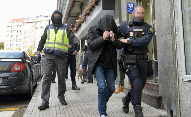 Dos detenidos en una operación contra el tráfico de drogas en Cuatro Caminos, A Coruña