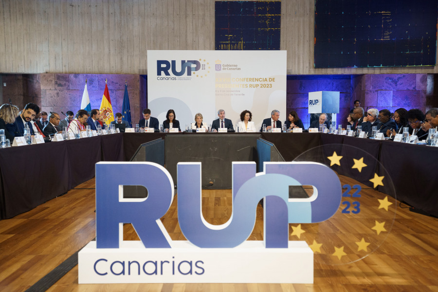 Canarias denuncia ante la Unión Europea su soledad frente a la crisis migratoria