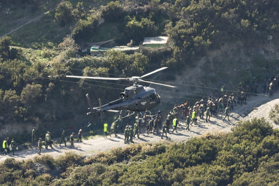 La Guardia Civil da por “controlado” el intento de salto de medio millar de migrantes a Ceuta