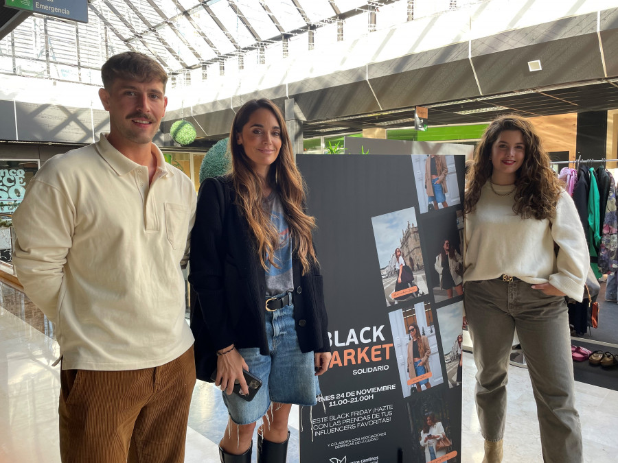 Un mercado solidario de influencers en el Black Friday de Cuatro Caminos en A Coruña