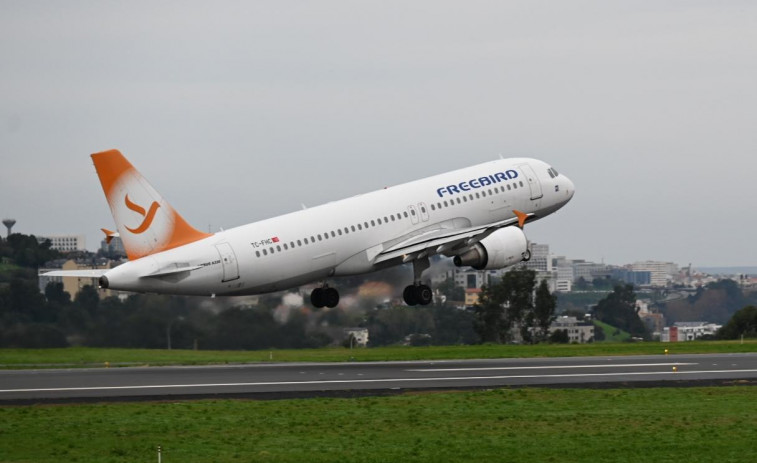 El aeropuerto de A Coruña recibe la visita de la compañía Freebird para volar a Estambul