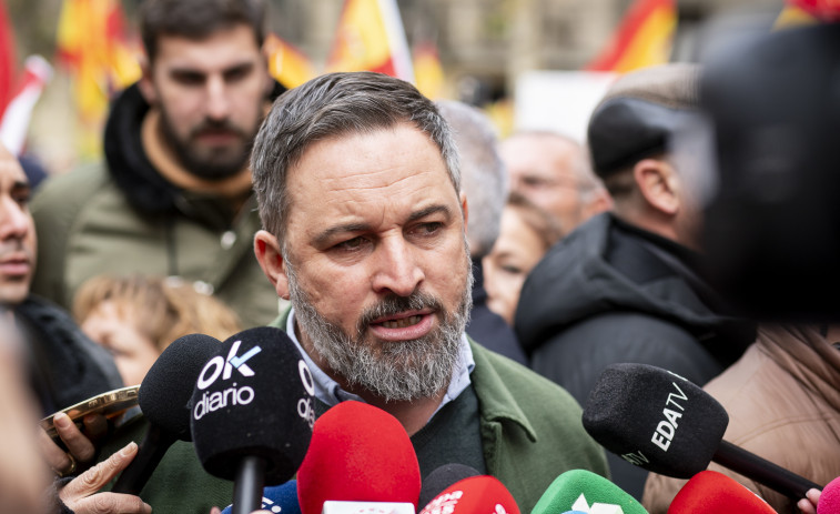 PSOE y PP se enzarzan por decir Abascal de Sánchez que 