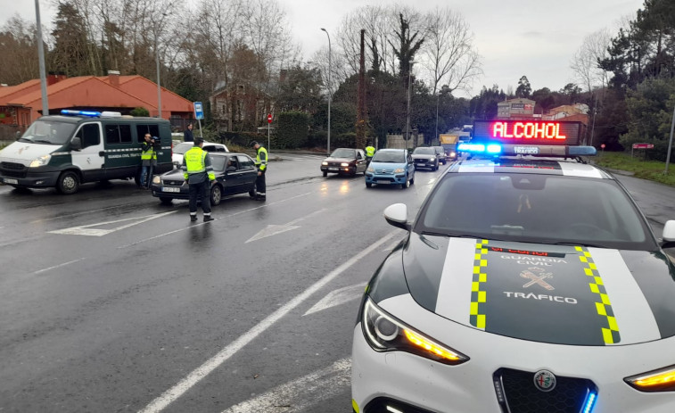 La Guardia Civil pilla a tres personas en A Coruña conduciendo sin carnet