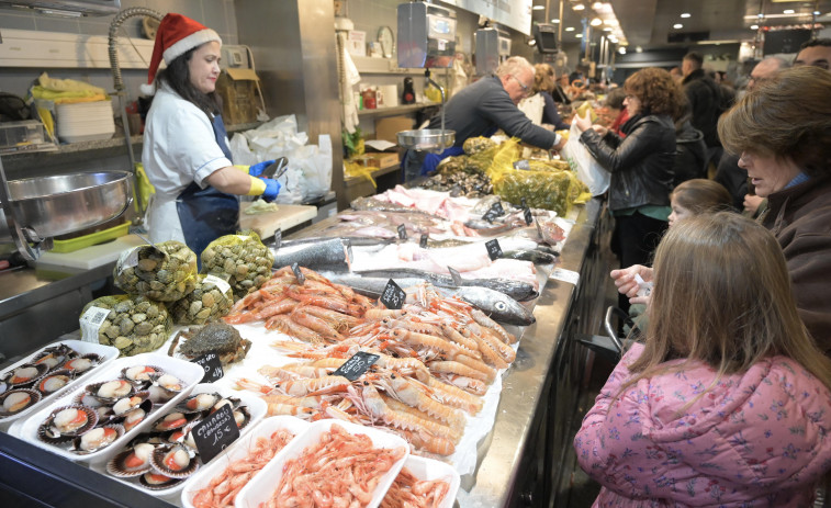 Precios a la baja en los pescados y colas de última hora para comprar en la plaza de Lugo