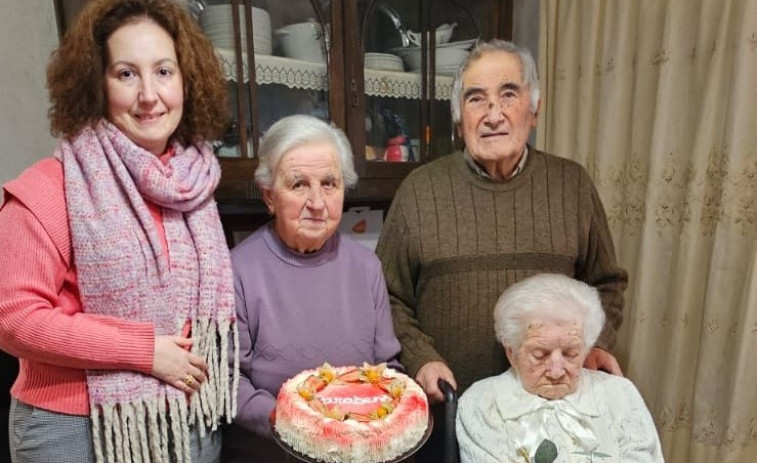 Martina, la abuela de Paderne, cumple 102 años