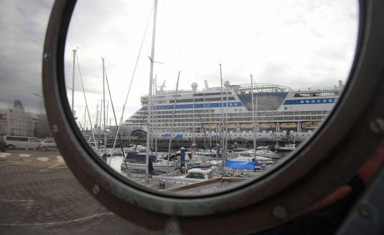 Cinco cruceros, dos de ellos nuevos, visitarán el puerto de A Coruña durante este mes