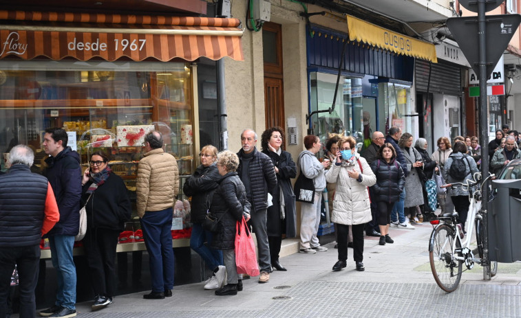 Las confiterías de A Coruña calientan motores para Reyes: ya hay colas para comprar roscón