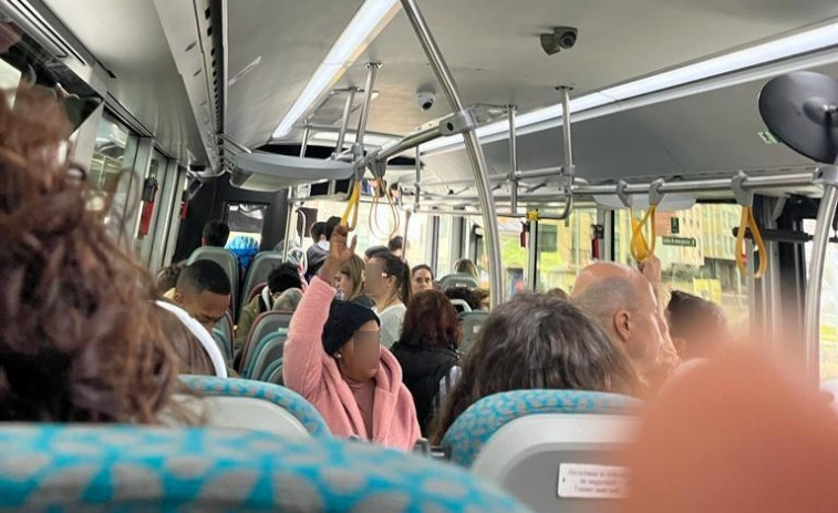 La Xunta asegura que los autobuses de Oleiros tienen capacidad 
