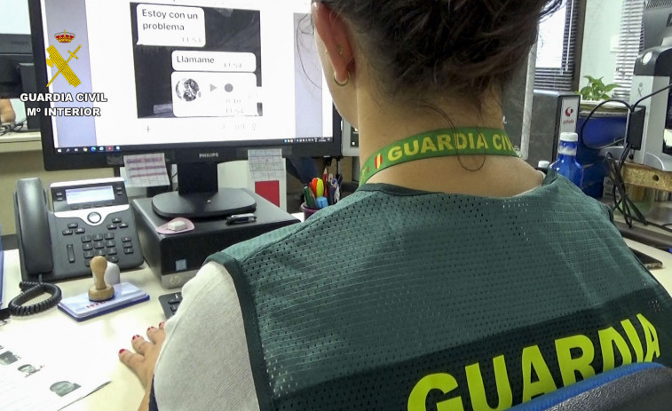 La Guardia Civil de Cambre detiene a un carballés que robó albaranes y 3.895 euros a una empresa