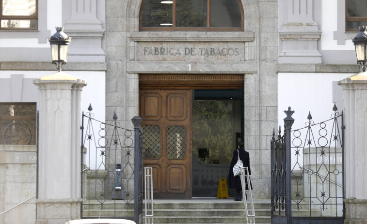 Suspendido en A Coruña el juicio por la distribución de dólares falsos