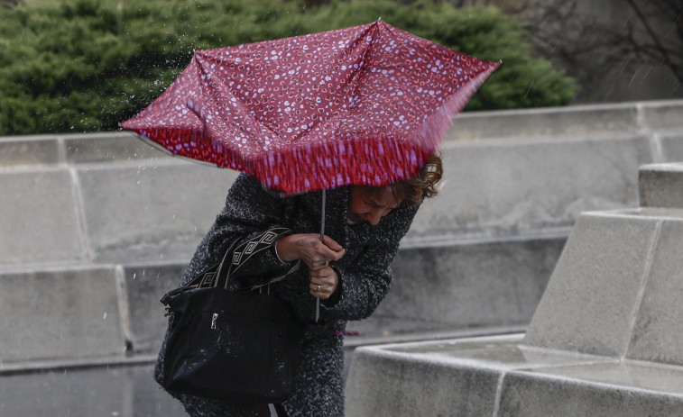 La borrasca Karlotta dejará lluvias y viento fuerte en Galicia