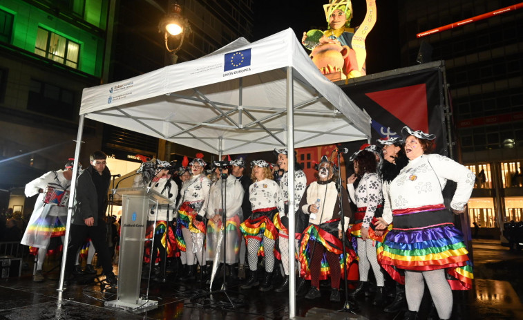 Momo proclama su reino de seis días en el carnaval de A Coruña