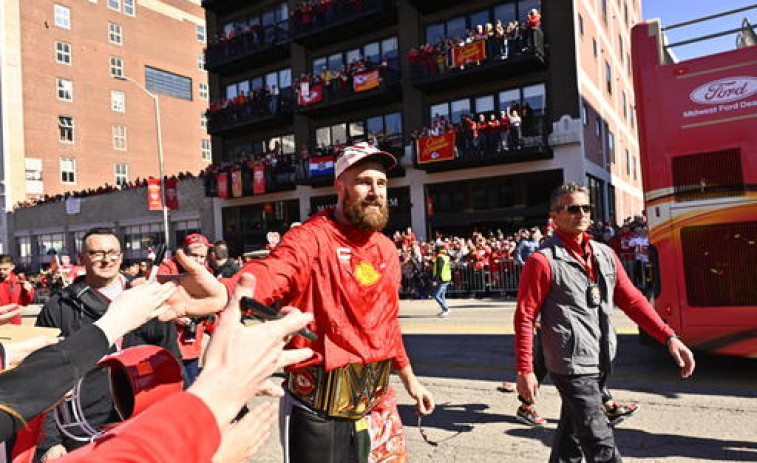 Un tiroteo con heridos siembra el caos en la celebración del Super Bowl