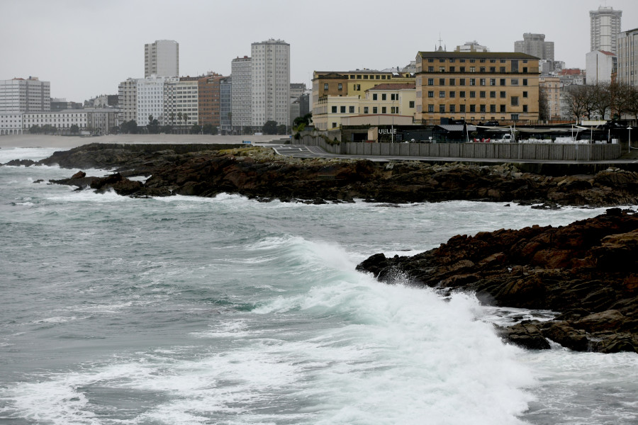 A Coruña vuelve a estar en alerta naranja este martes por el temporal