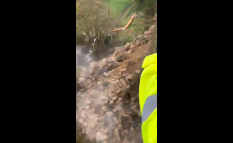 Colapsa un puente en Xunqueira de Espadanedo