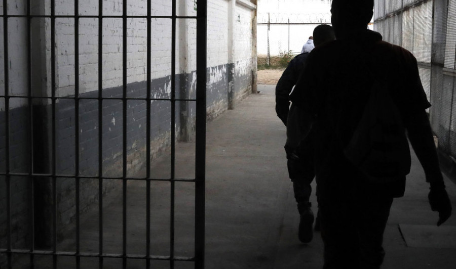 Una pelea en la prisión de Ponent deja ocho presos aislados y cuatro funcionarios con atención médica
