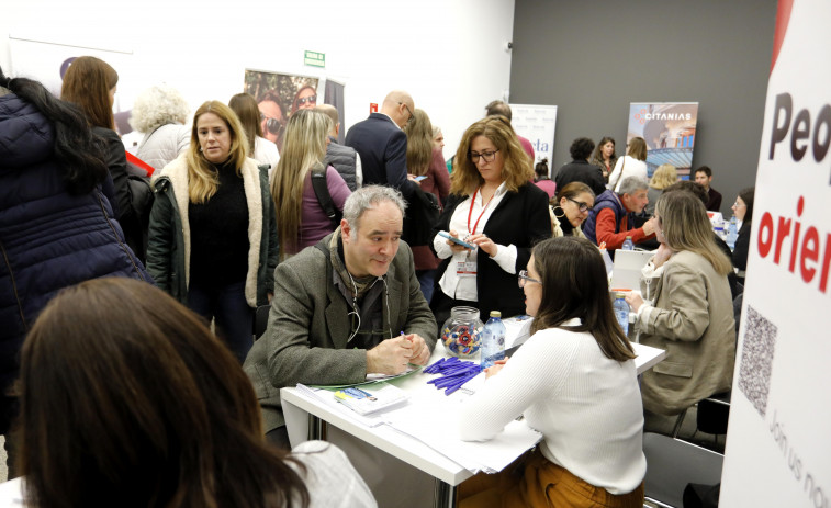 La Feria de Empleo +45 ofrece una primera toma de contacto a los parados senior de A Coruña