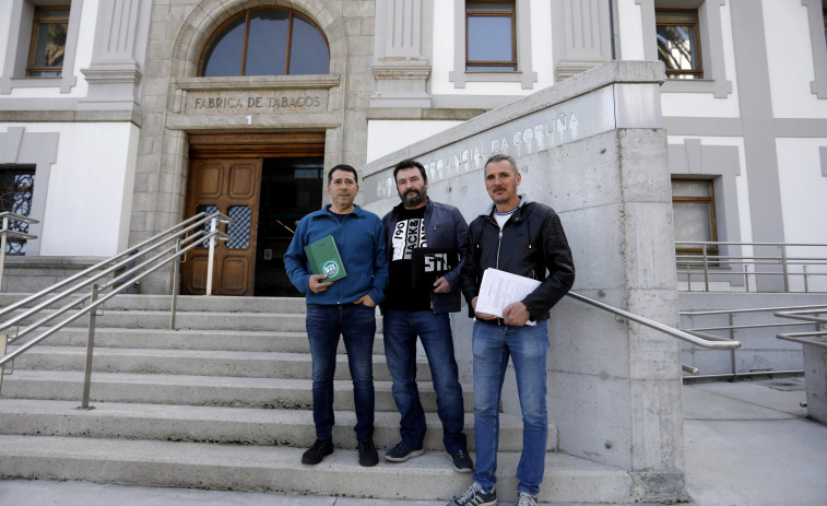 Los trabajadores denuncian a la Fiscalía incumplimientos en la recogida de la basura en A Coruña