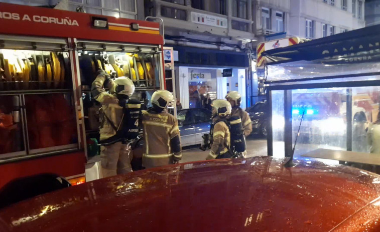 Los Bomberos acuden al restaurante Samaná por un incendio en una campana extractora