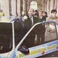 Javier Losada con un coche electrico en 1999