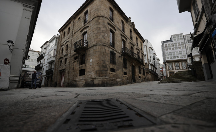 Unanimidad en el pleno de A Coruña para reclamar la Casa Cornide a los Franco