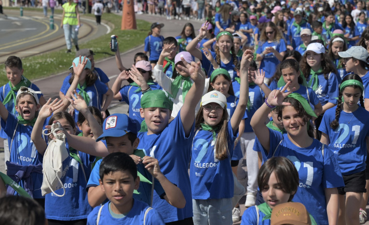 Os nenos da Coruña reivindican o uso do galego no Correlingua