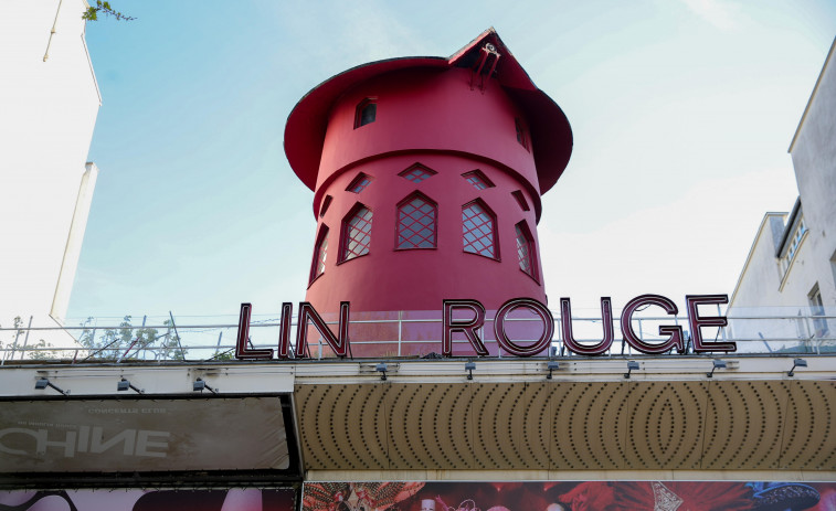 El emblemático Moulin Rouge pierde sus aspas