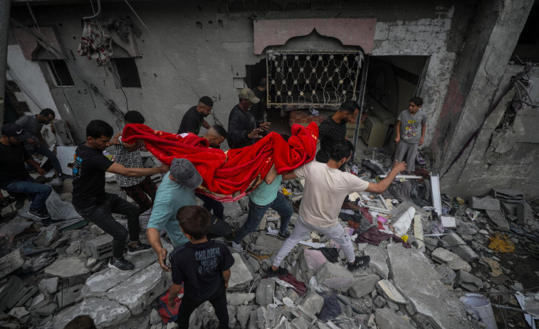 Israel ataca por tierra, mar y aire una Franja de Gaza sumida en la catástrofe