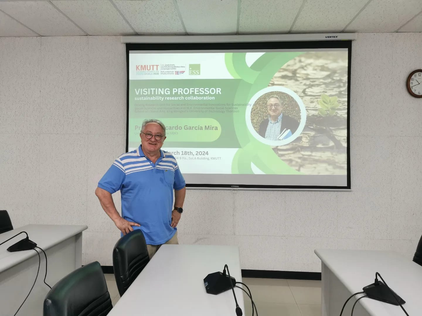 Professor Garcia Mera brings the work of the University of Coruña to the Philippines