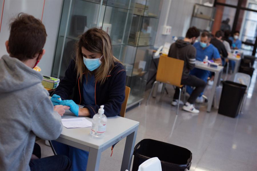 Sanidade pide a los estudiantes que se queden donde residen y no vuelvan a su domicilio