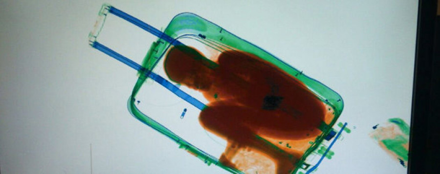 Pruebas de ADN confirman la identidad de los padres del "niño de la maleta"