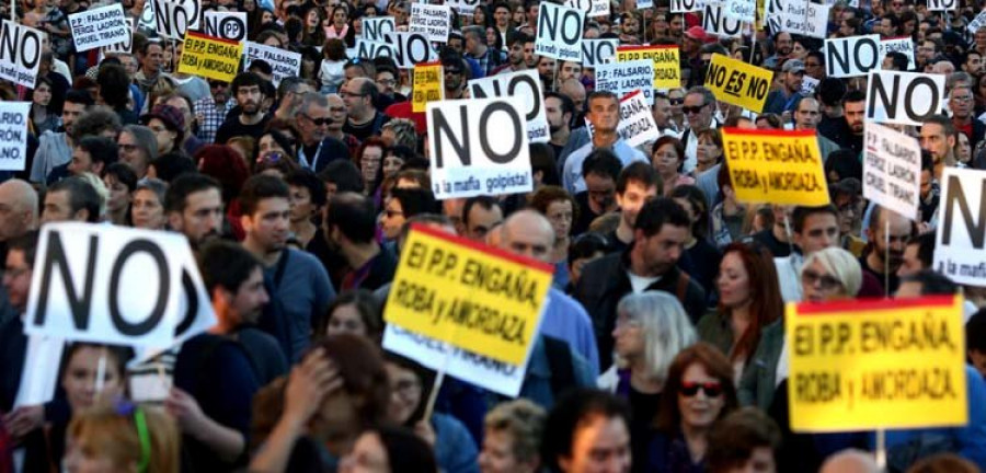 Varios miles de manifestantes marchan por el centro de Madrid