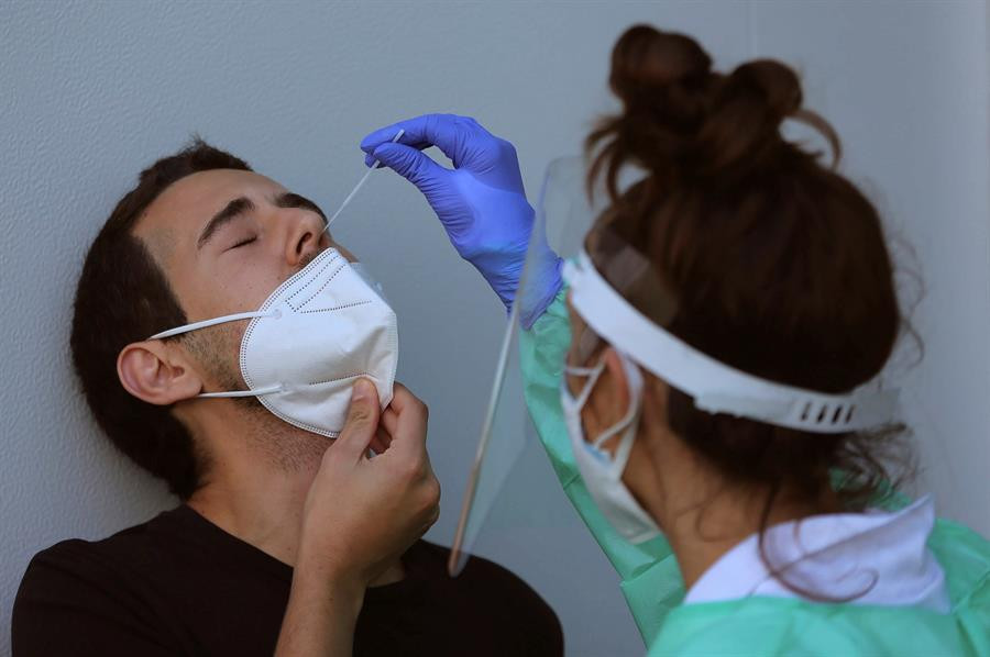 Sanidade abre el registro para que los estudiantes gallegos que vuelvan a casa soliciten una PCR