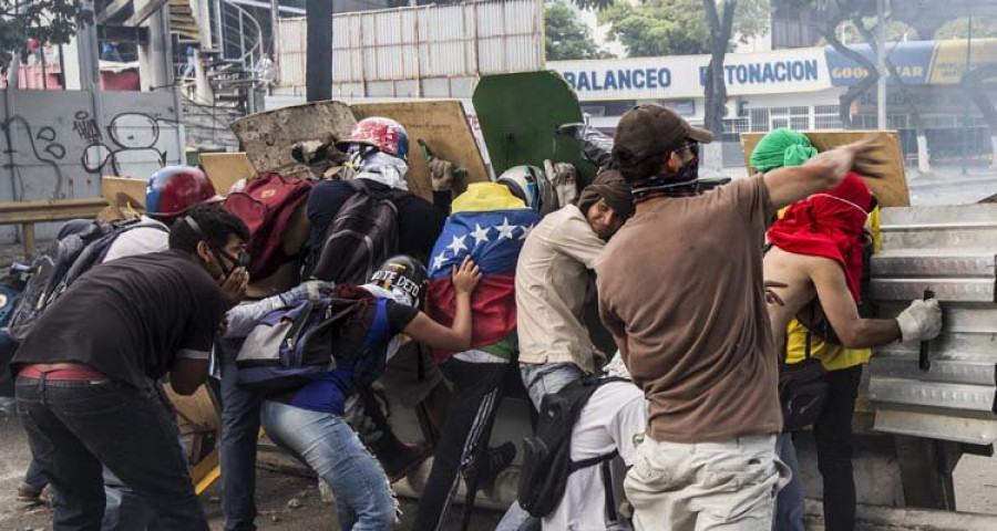 El paro cívico en Venezuela se salda con cuatro muertos y 367 detenidos