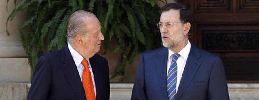 Rajoy anuncia que mantendrá la ayuda de 400 euros a los parados sin cobertura
