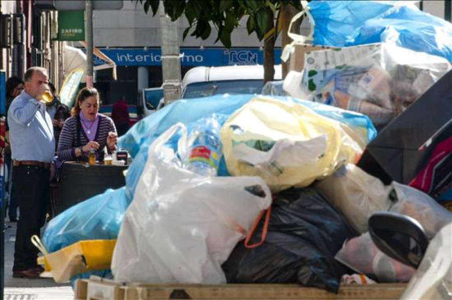 Primera reunión sin acuerdo para desbloquear la huelga de basuras en Sevilla