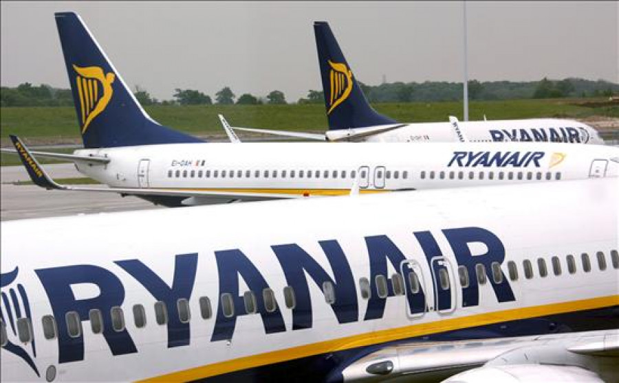 Ryanair despide a un piloto por cuestionar su seguridad en televisión