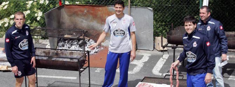 La plantilla del Depor pone toda la  carne en el asador