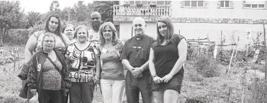 Cáritas de Oseiro gestiona un huerto solidario que beneficia a 8 familias
