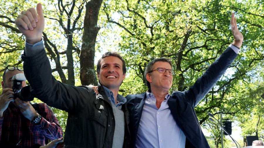 Feijóo y Casado saludan juntos la “remontada” de un PP donde “caben todos”