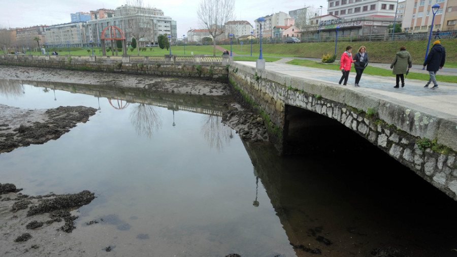 La Xunta suspenderá el marisqueo en la ría de O Burgo cuando el Estado adjudique el contrato de dragado