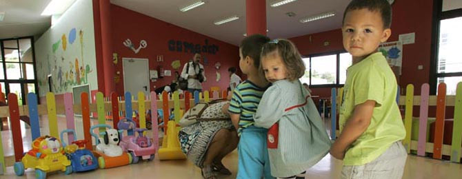 ARTEIXO - Un centenar de niños  se queda sin plaza en  las escuelas infantiles